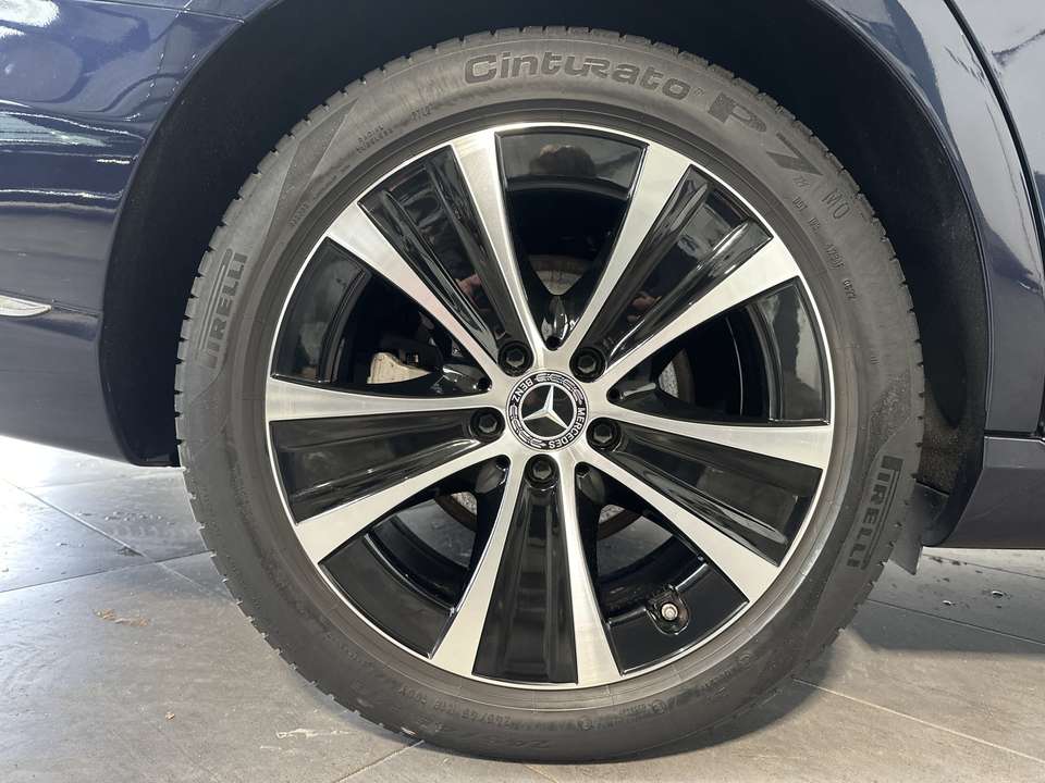 Mercedes-Benz E 220 - Imagem 3