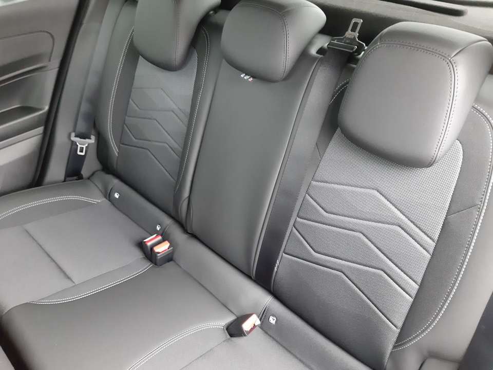 Jeep Avenger - Imagem 12