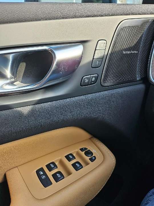 Volvo XC60 - Imagem 12