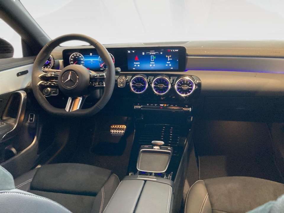 Mercedes-Benz CLA 200 - Imagem 8