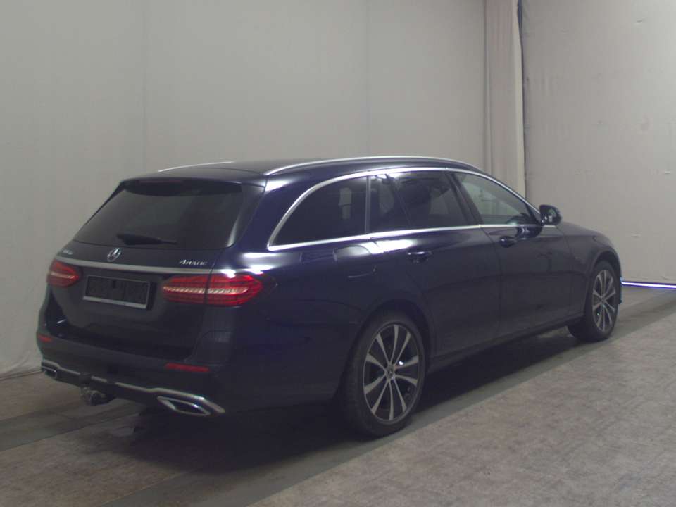 Mercedes-Benz E 300 - Imagem 4