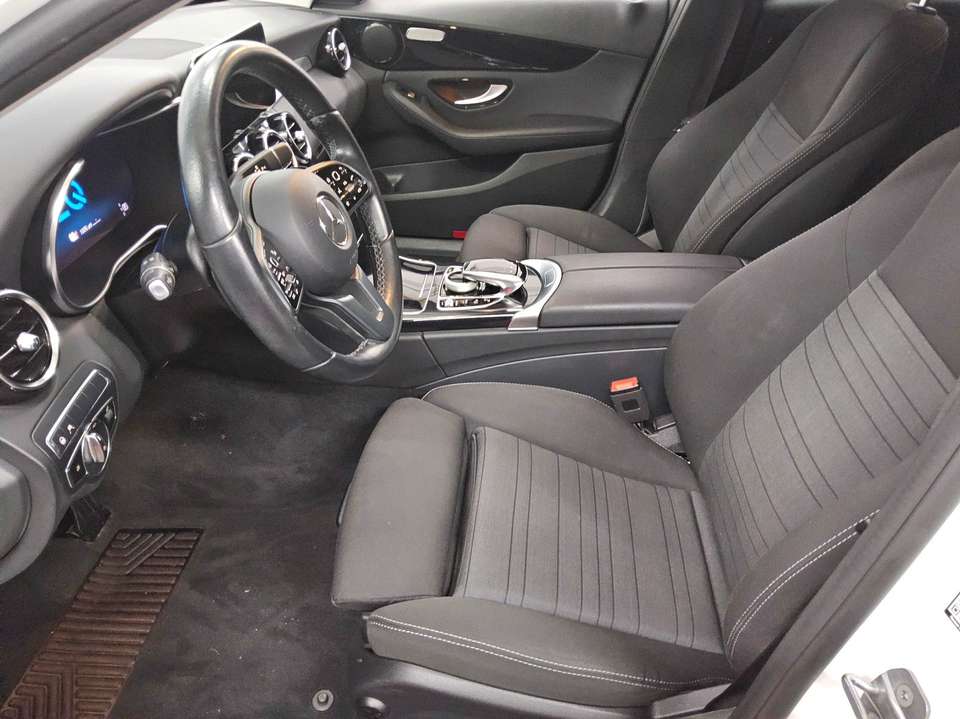 Mercedes-Benz C 300 - Imagem 9