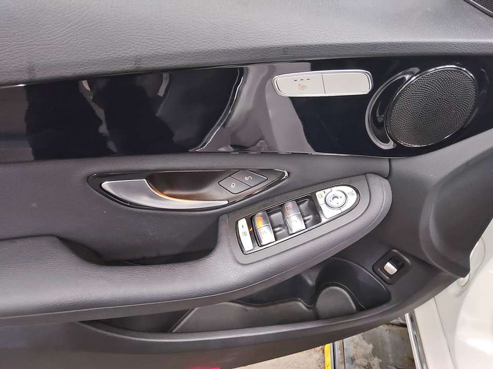 Mercedes-Benz C 300 - Imagem 10