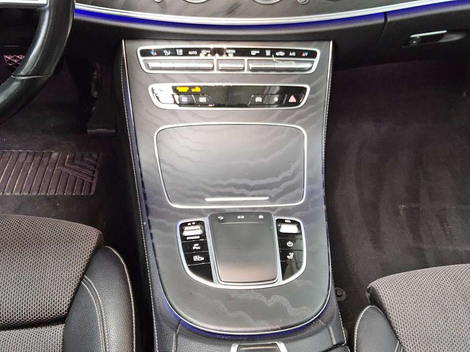 Mercedes-Benz E 300 - Imagem 6