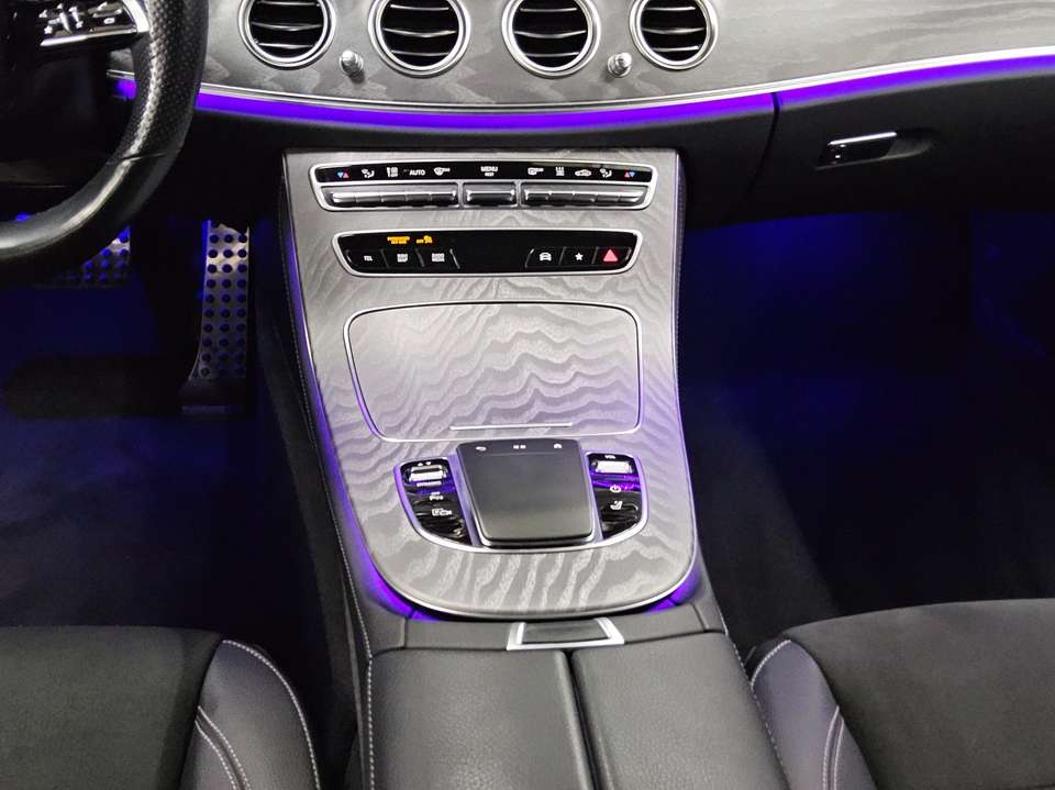 Mercedes-Benz E 300 - Imagem 6