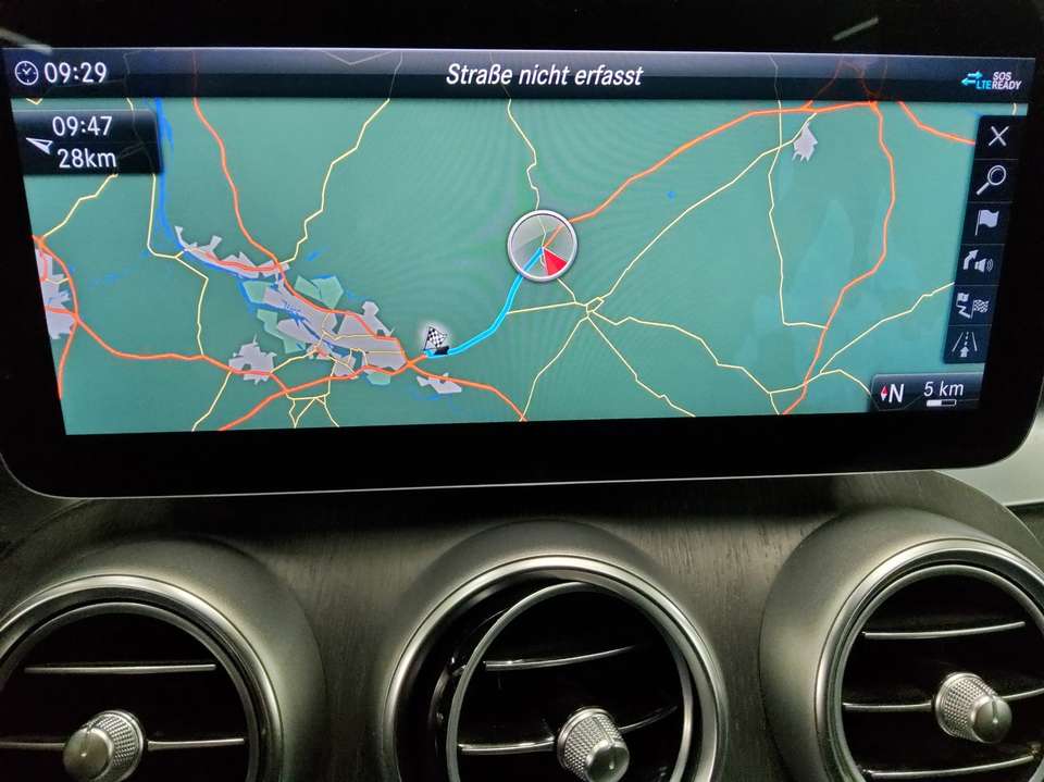 Mercedes-Benz C 300 - Imagem 7