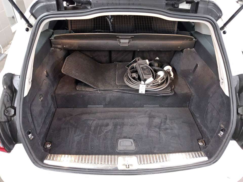 Mercedes-Benz C 300 - Imagem 12