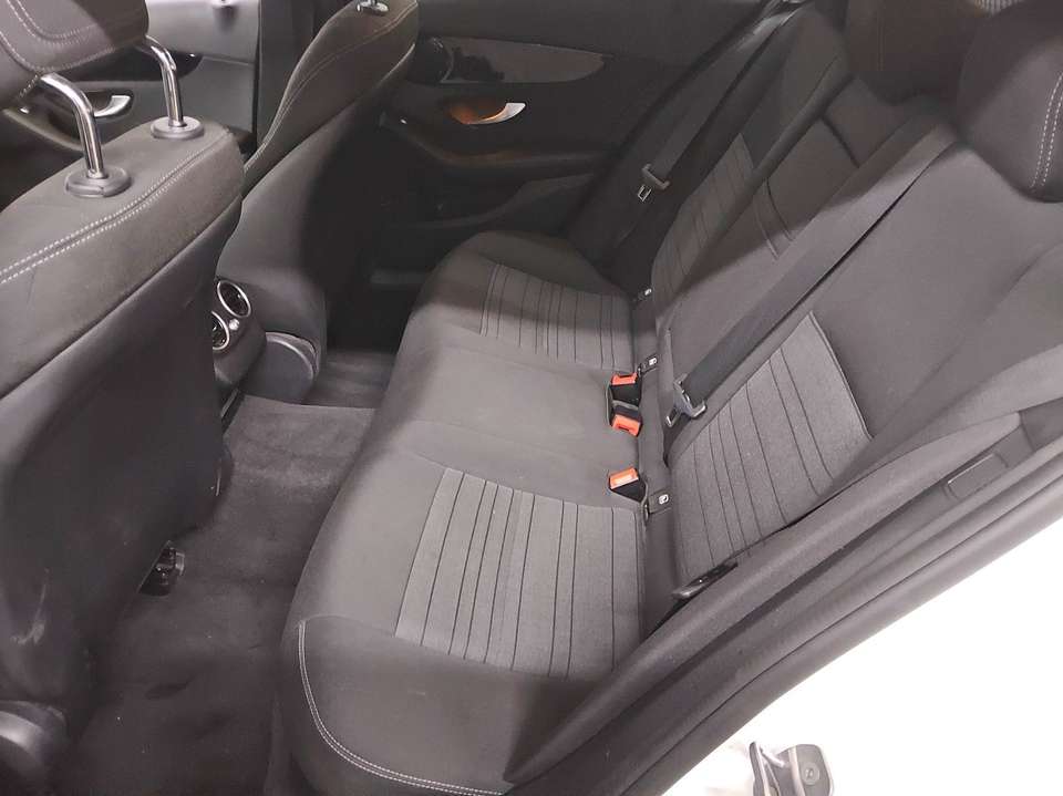 Mercedes-Benz C 300 - Imagem 13