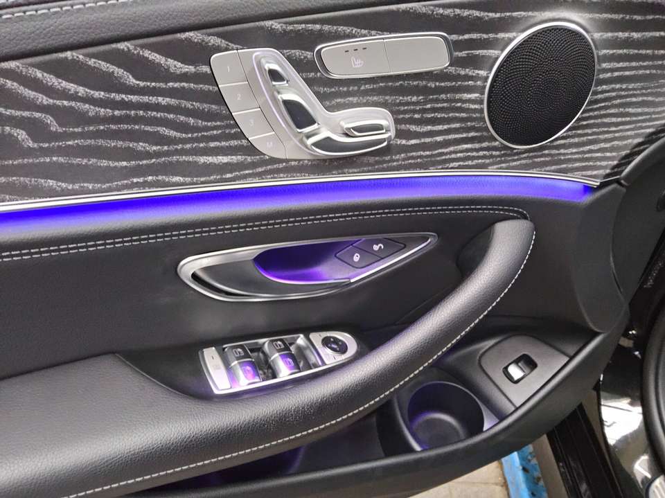 Mercedes-Benz E 300 - Imagem 10