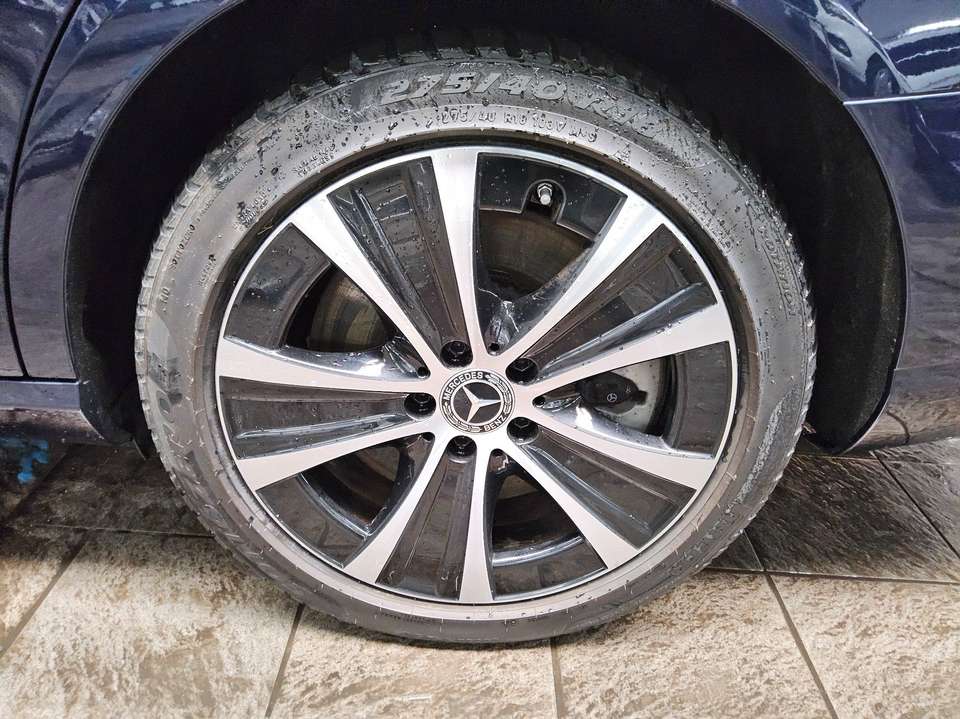 Mercedes-Benz E 300 - Imagem 12