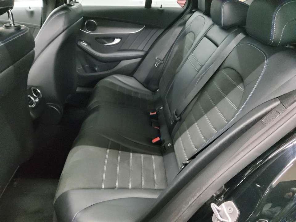 Mercedes-Benz C 300 - Imagem 13