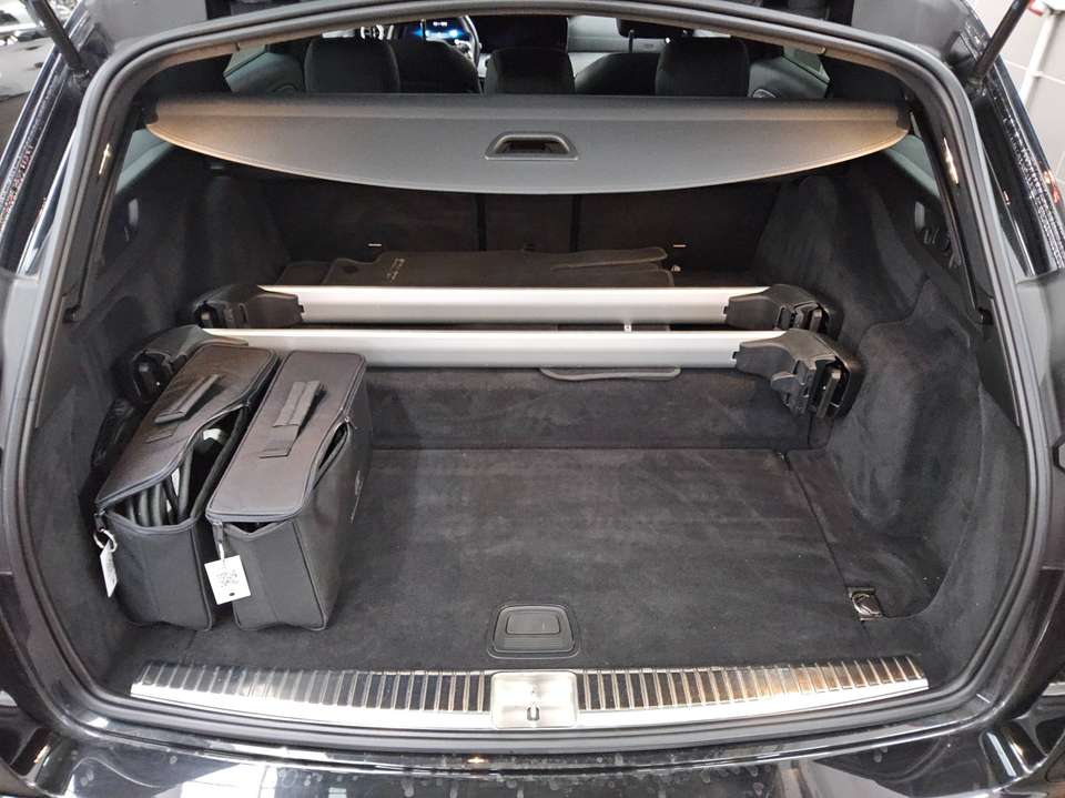 Mercedes-Benz E 300 - Imagem 12