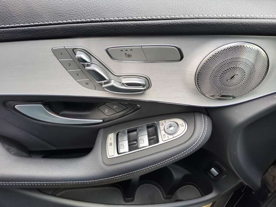 Mercedes-Benz GLC 300 - Imagem 9