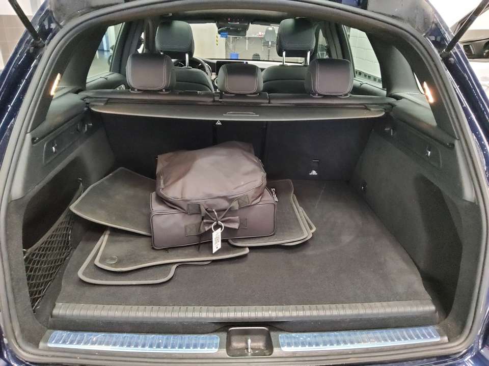 Mercedes-Benz GLC 300 - Imagem 12