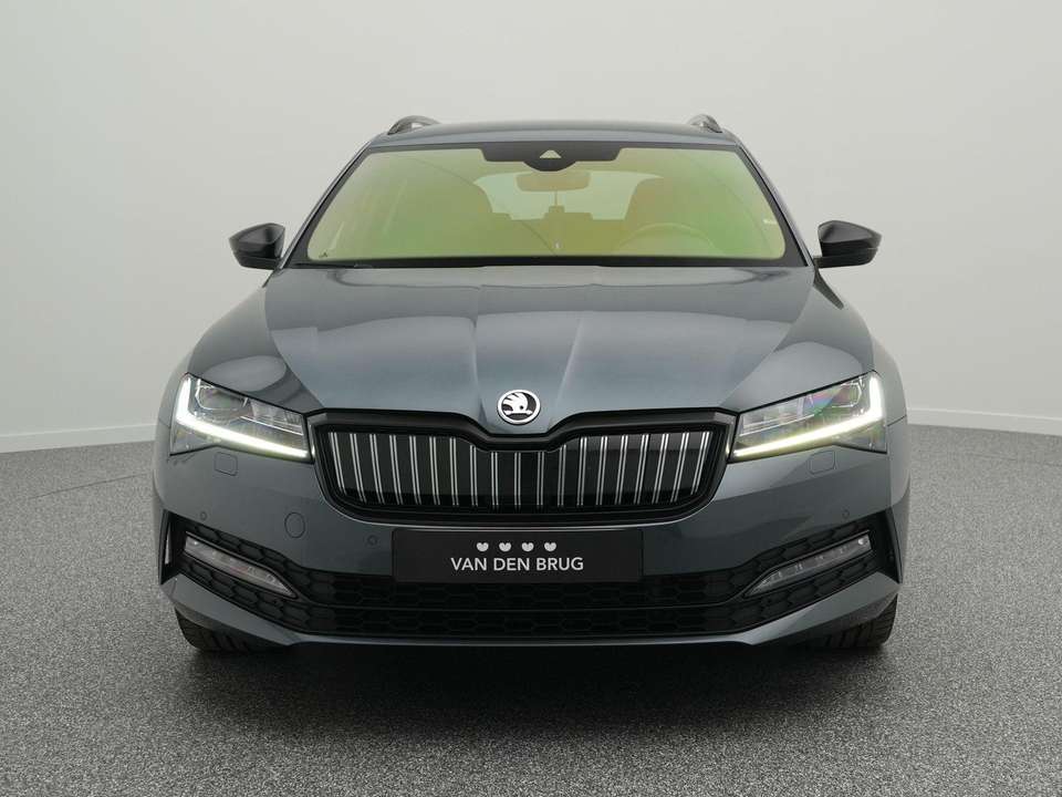 Skoda Superb - Imagem 5