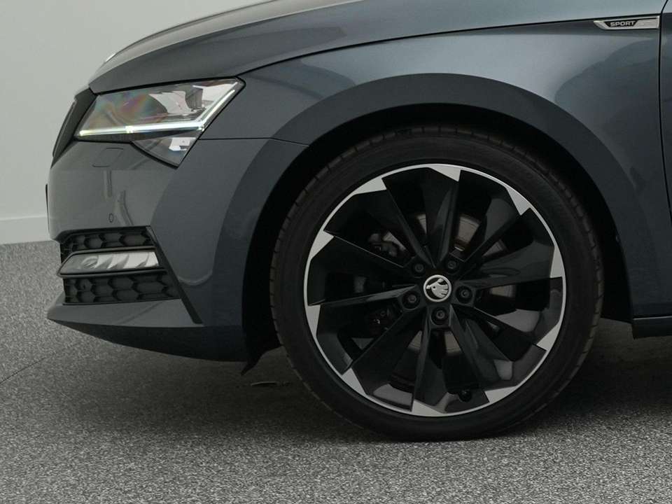 Skoda Superb - Imagem 7