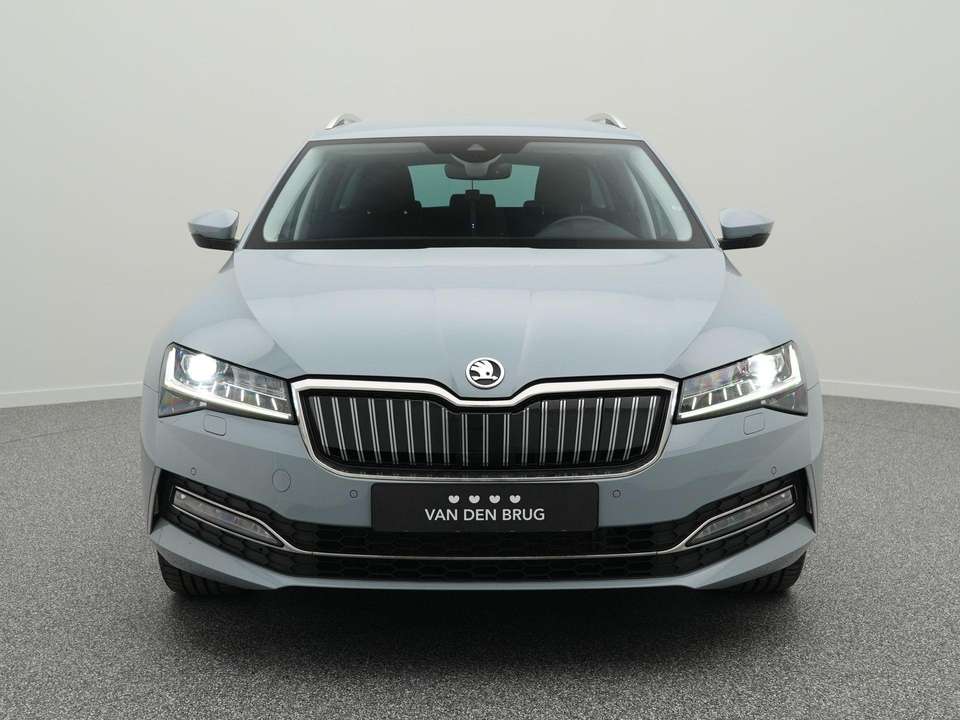 Skoda Superb - Imagem 5