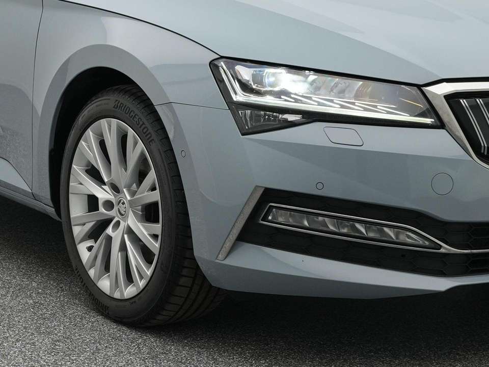 Skoda Superb - Imagem 15
