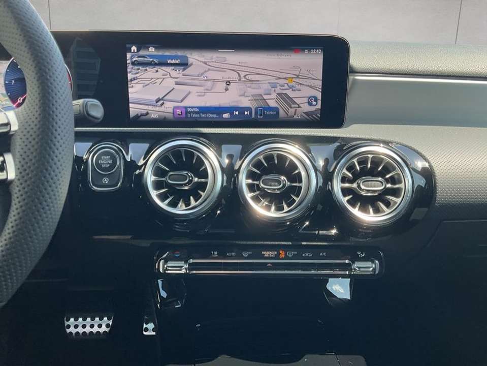 Mercedes-Benz A 180 - Imagem 13