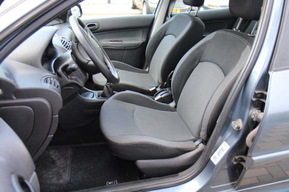 Peugeot 206 - Imagem 8