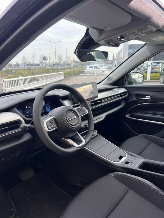 Jeep Avenger - Imagem 5