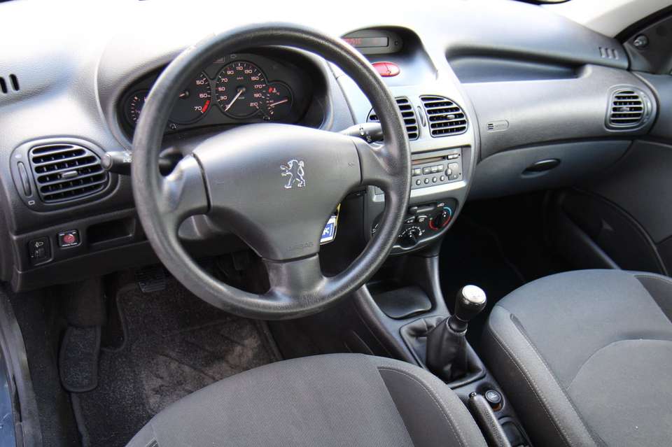 Peugeot 206 - Imagem 11