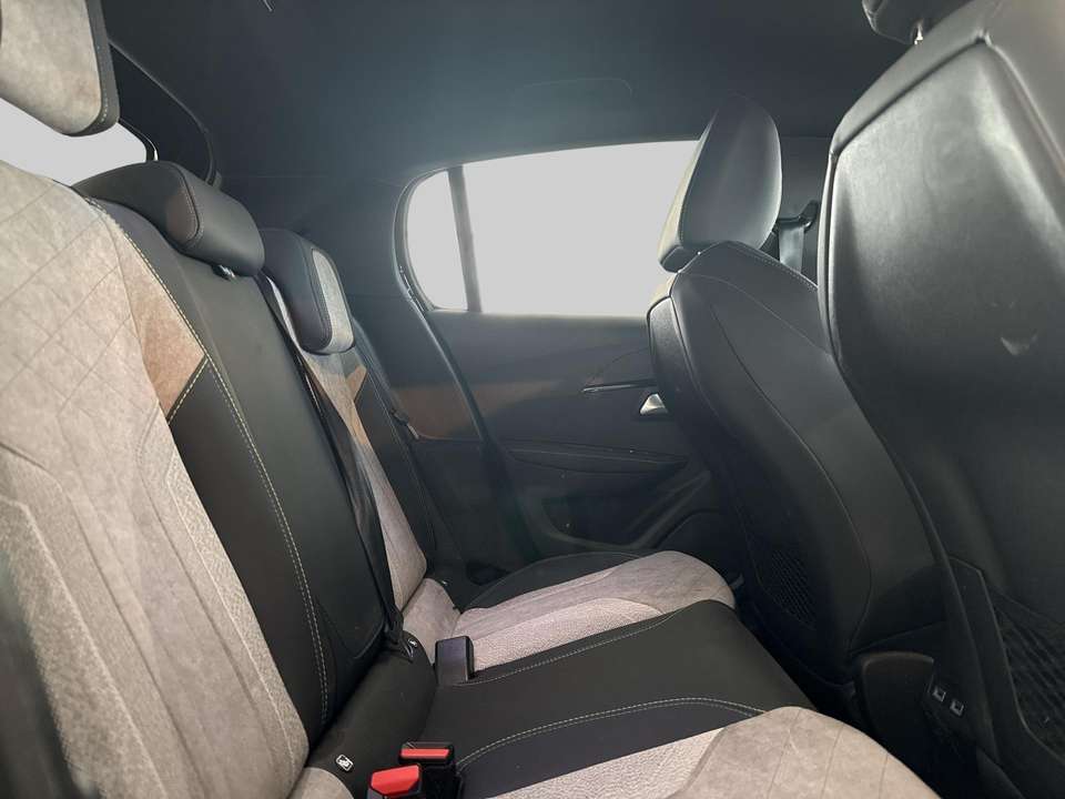 Peugeot e-208 - Imagem 14