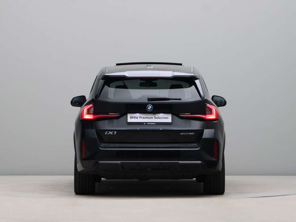 BMW iX1 - Imagem 10