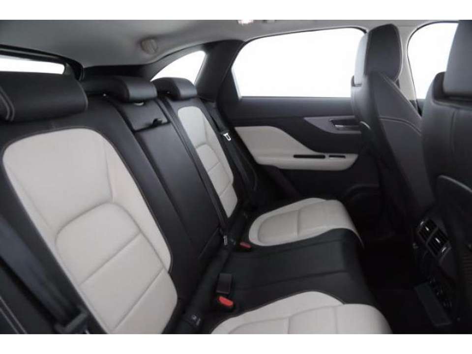 Jaguar F-Pace - Imagem 8
