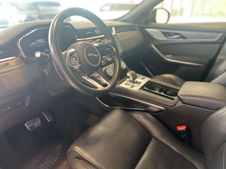 Jaguar F-Pace - Imagem 5