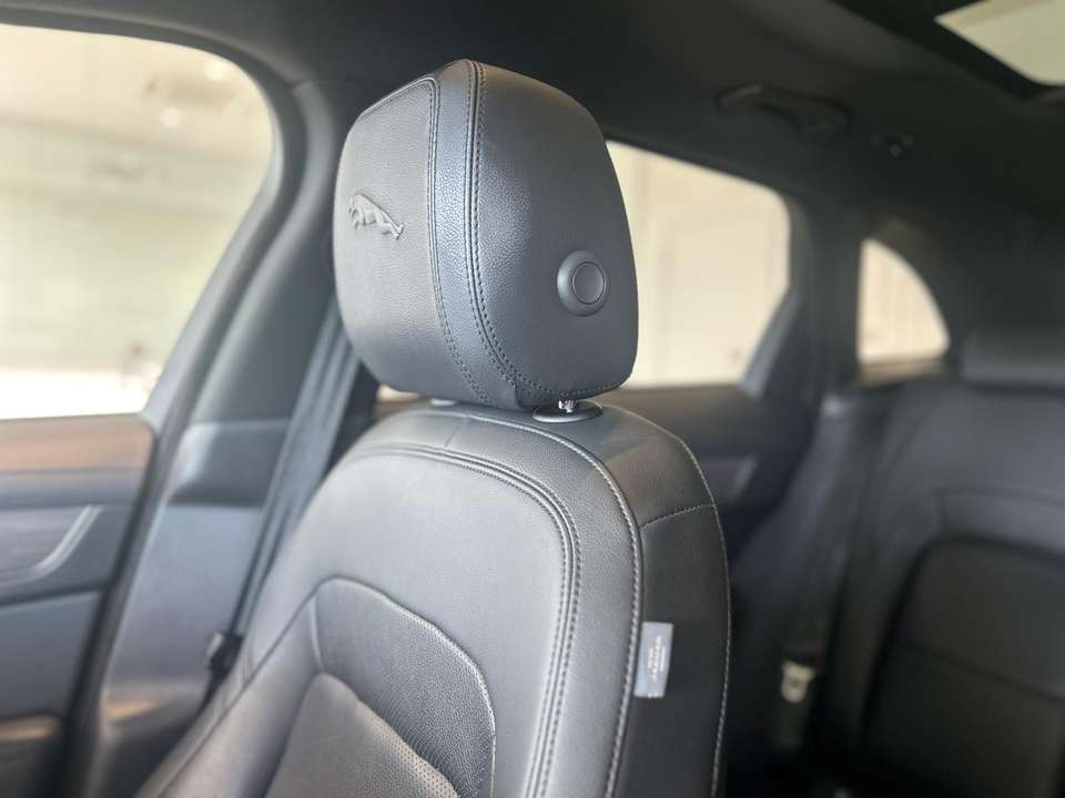 Jaguar F-Pace - Imagem 10