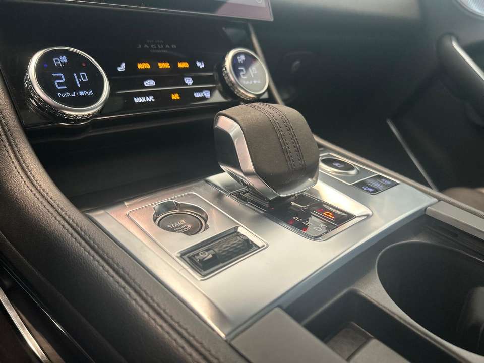 Jaguar F-Pace - Imagem 15