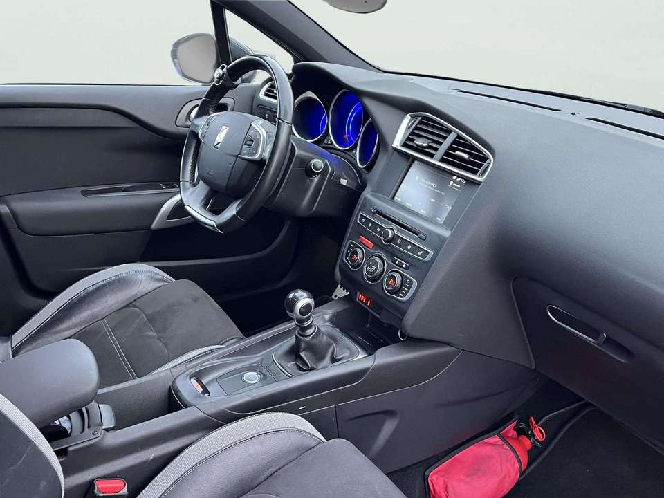 DS Automobiles DS 4 - Imagem 10