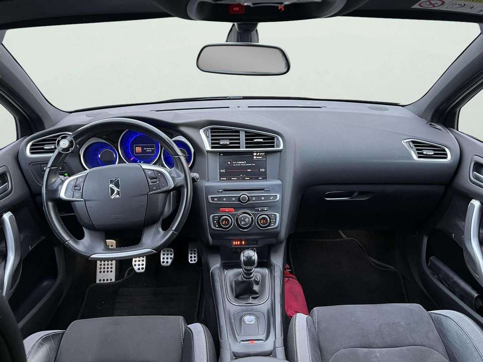 DS Automobiles DS 4 - Imagem 13