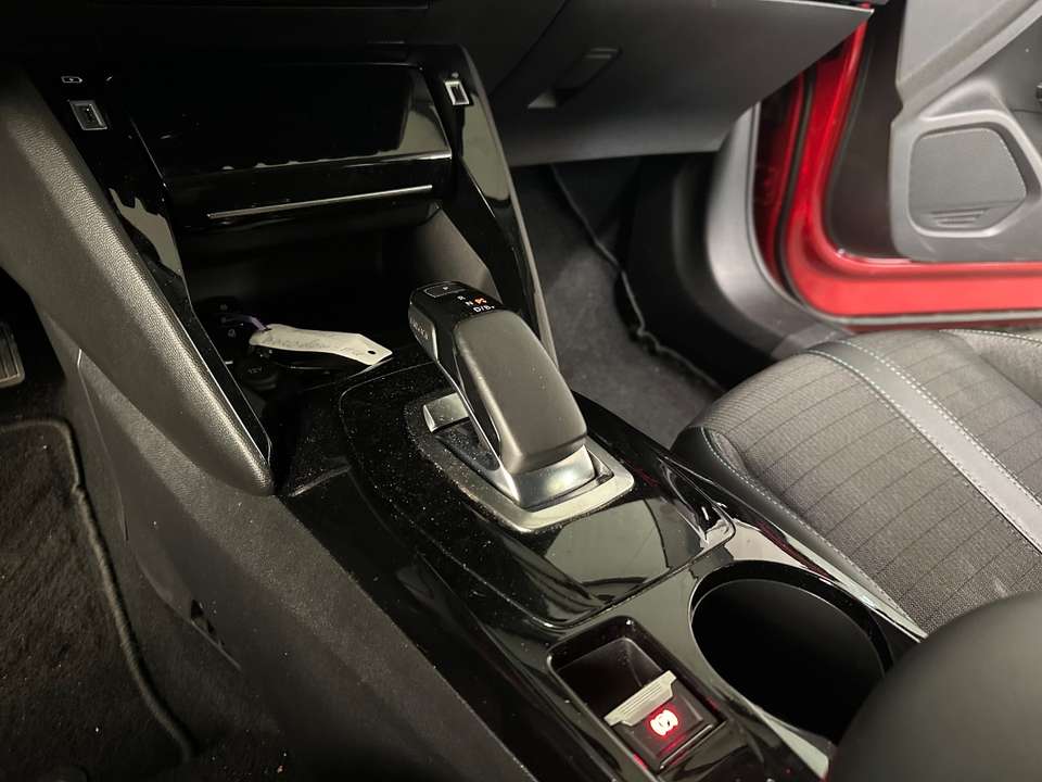 Peugeot e-2008 - Imagem 14