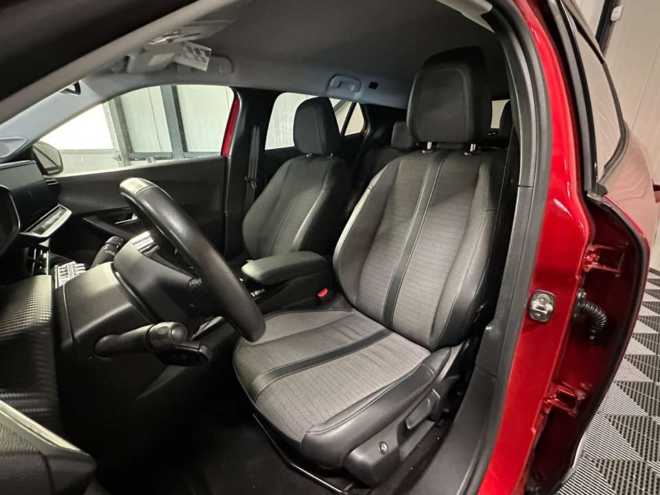 Peugeot e-2008 - Imagem 16