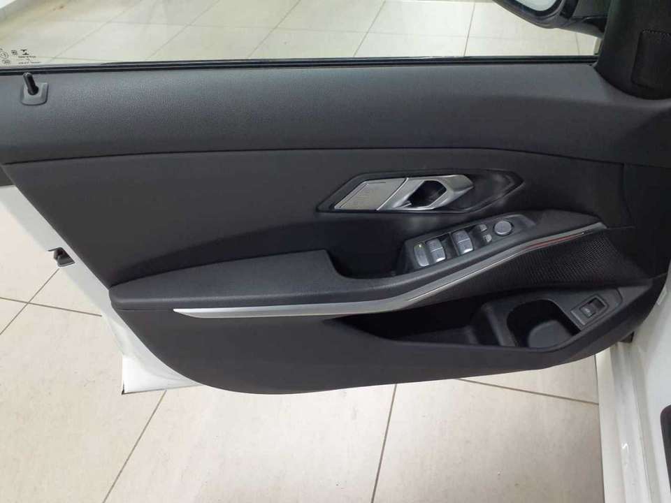 BMW 340 - Imagem 4