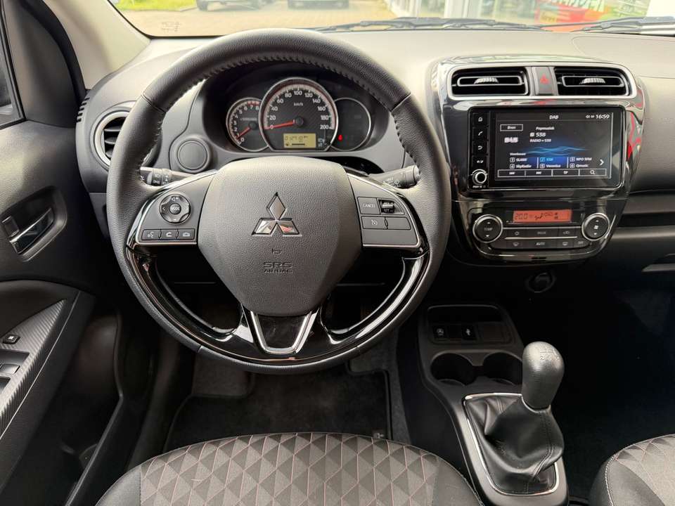 Mitsubishi Space Star - Imagem 4