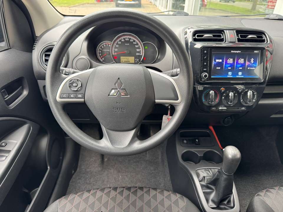 Mitsubishi Space Star - Imagem 4