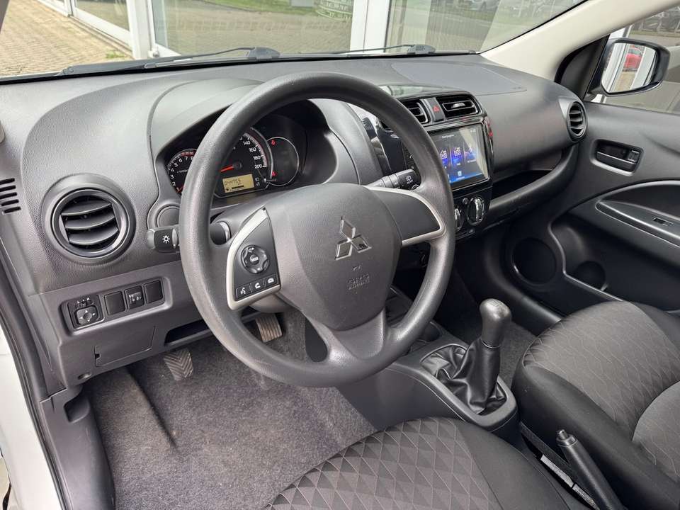 Mitsubishi Space Star - Imagem 5