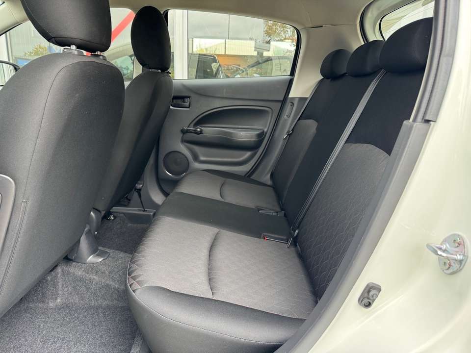 Mitsubishi Space Star - Imagem 7