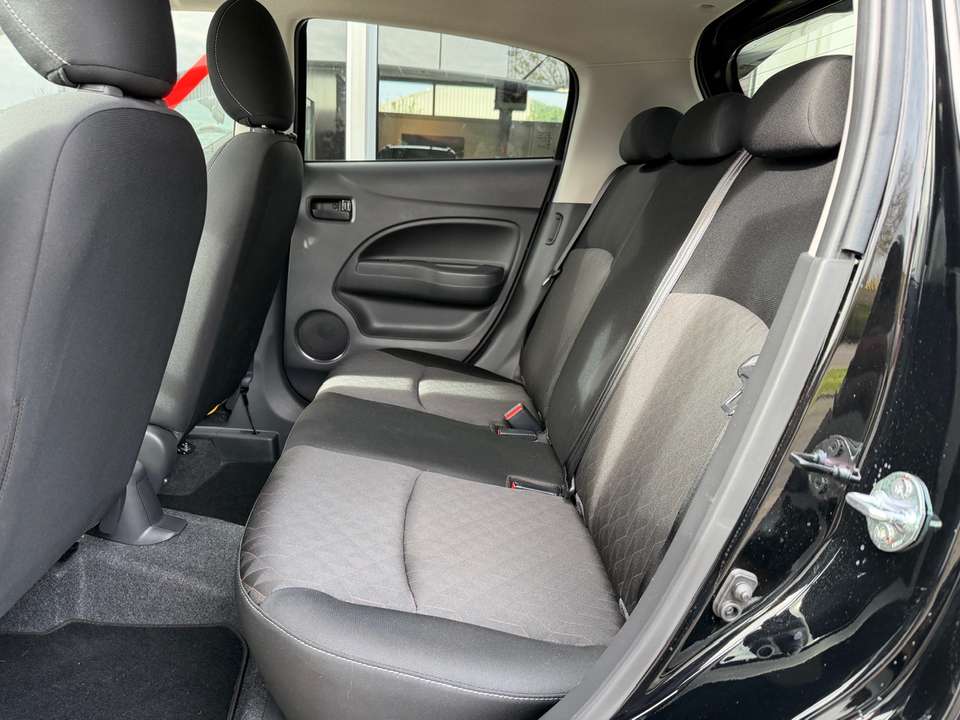 Mitsubishi Space Star - Imagem 7