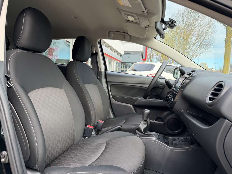 Mitsubishi Space Star - Imagem 8