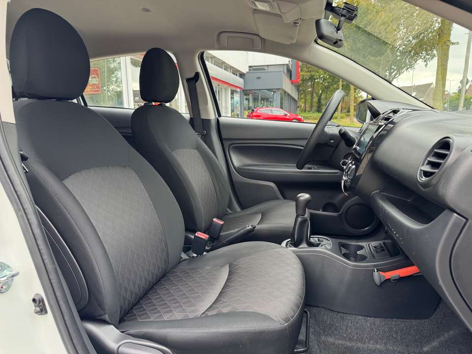 Mitsubishi Space Star - Imagem 8