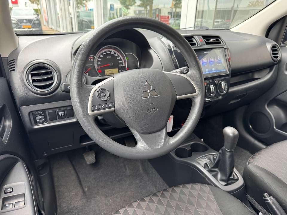 Mitsubishi Space Star - Imagem 16