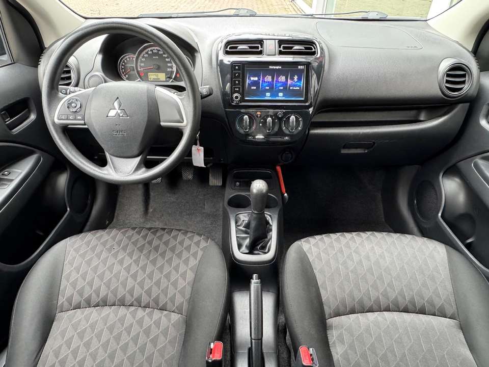 Mitsubishi Space Star - Imagem 17