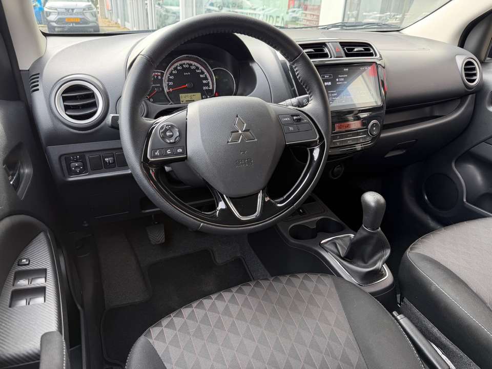 Mitsubishi Space Star - Imagem 19