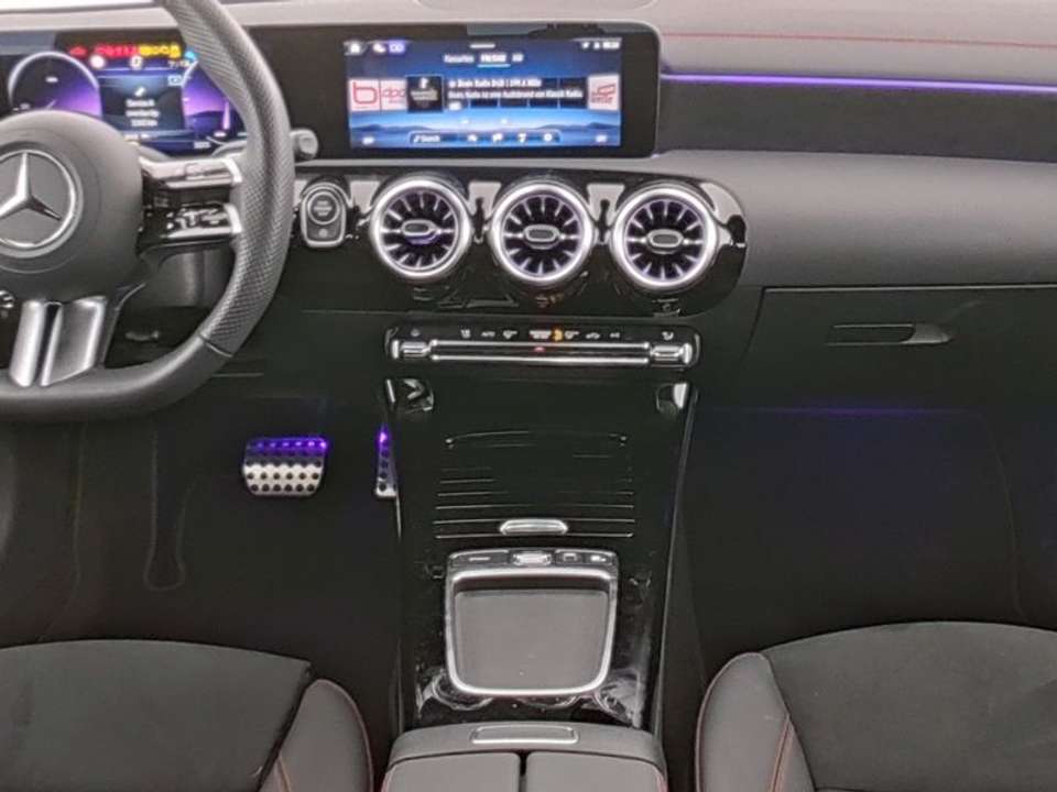 Mercedes-Benz CLA 180 - Imagem 6