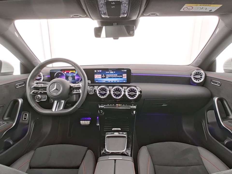 Mercedes-Benz CLA 180 - Imagem 8