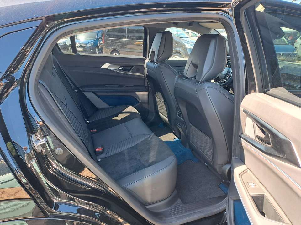 Renault Rafale - Imagem 13